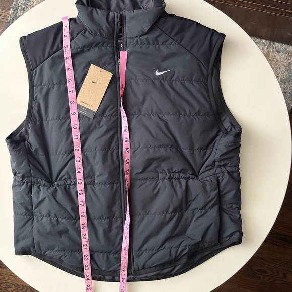 Nike Women's Therma-FIT Swift Running Vest Size Large Black New Loose Fit - Picture 2 of 10